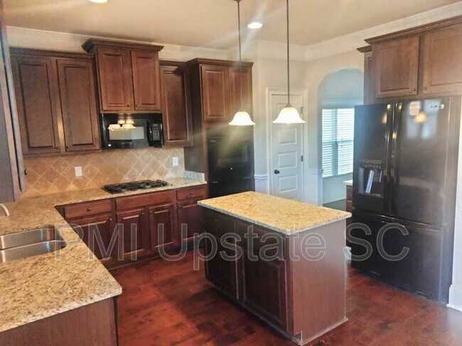 Photo - 113 River Valley Ln