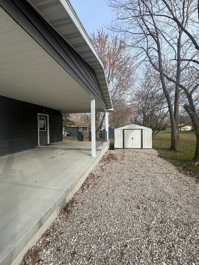 Photo - 804 N Oak St
