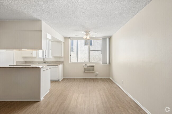 1 Bed/1 Bath Model - Dining Room