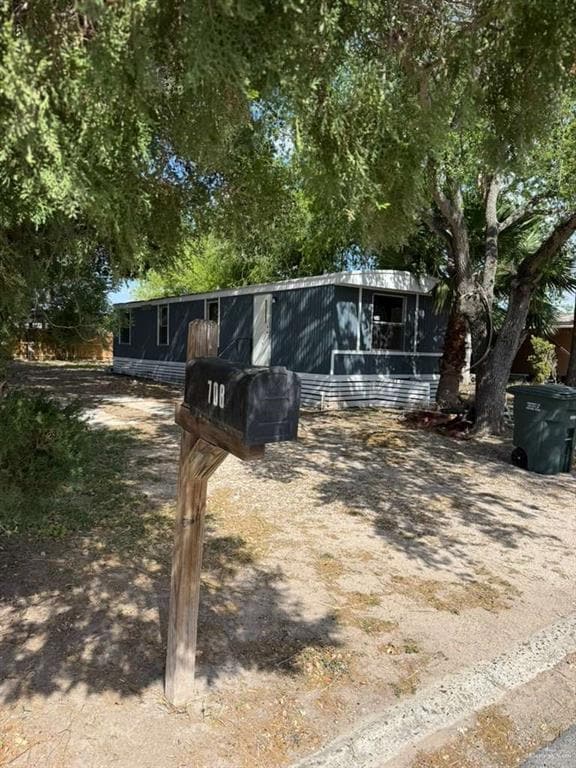 Building Photo - 11 Sunset St