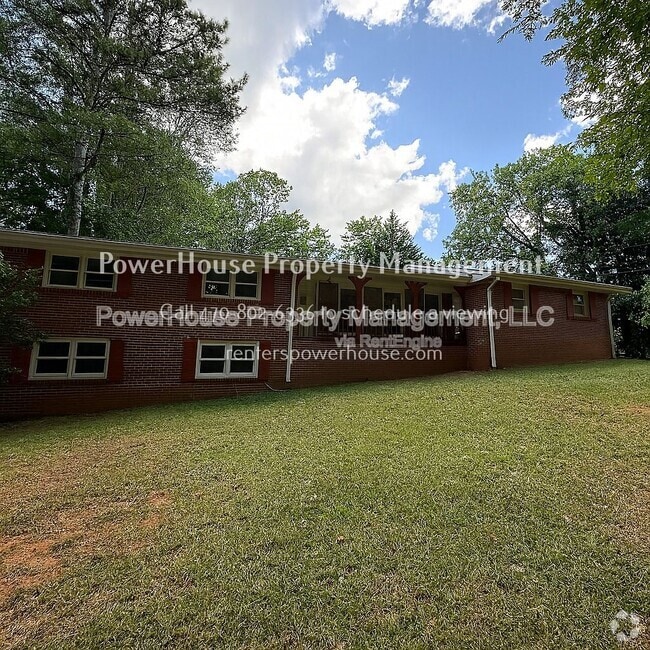 Building Photo - 3155 Oak Dr Rental