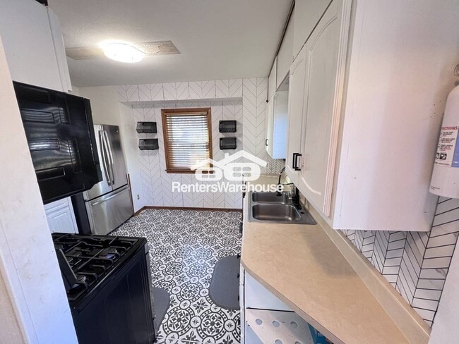 Photo - 2949 York Ave N