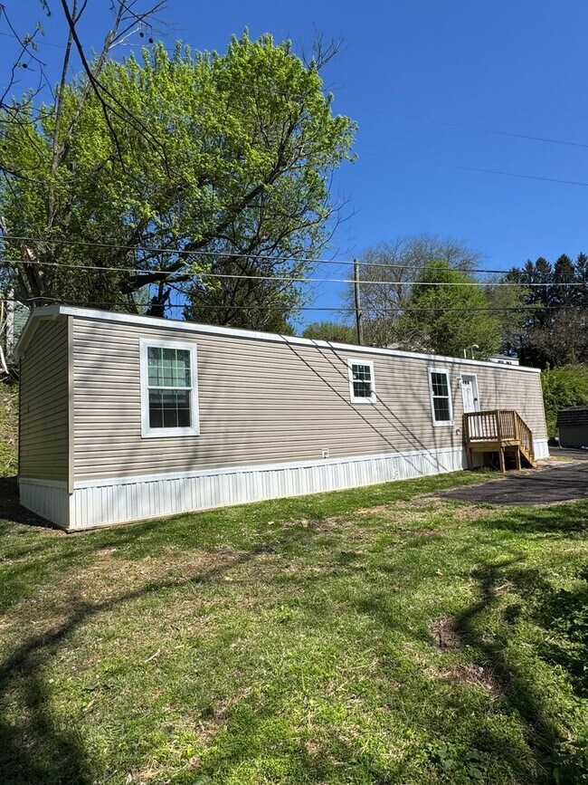 Photo - 465 Royal Manor Rd Unit #2