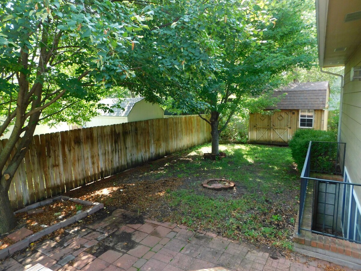Photo - 2320 Gentry Ln