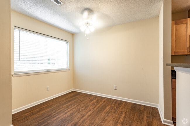 2BR,2BA,-1120SF - Hampton Harbor Apartments