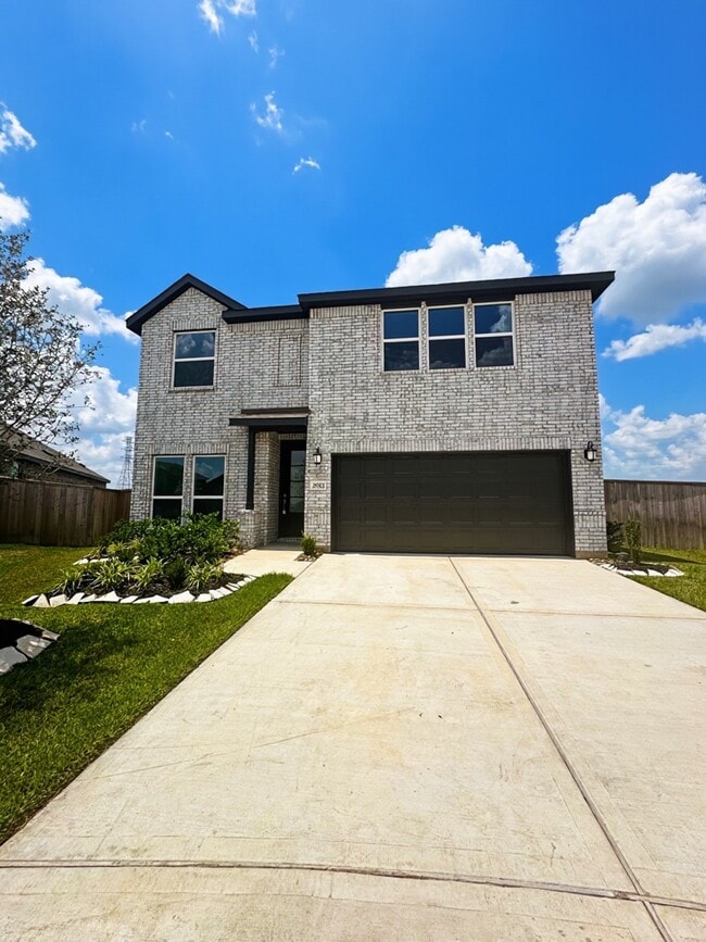 Building Photo - 26921 Carmine Red Ct