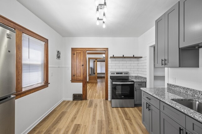 Photo - 11408 Headley Ave