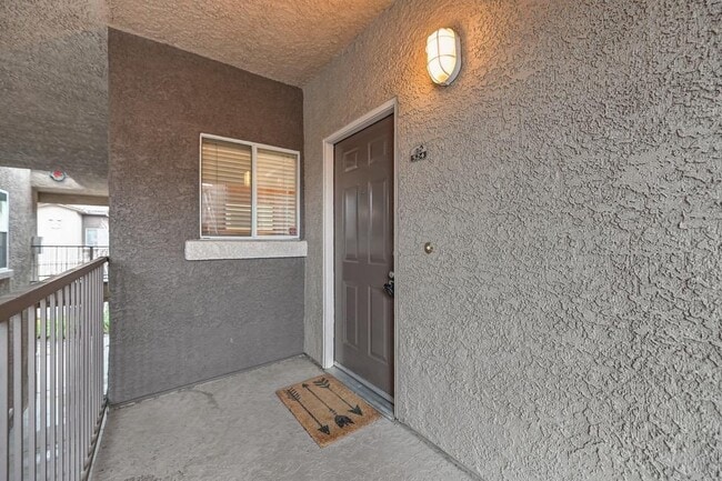 Building Photo - 10001 Woodcreek Oaks Blvd