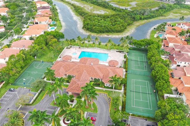 Building Photo - 7640 Westwood Dr Unit 411