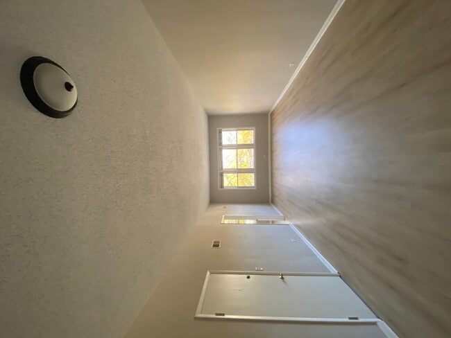 Photo - 4530 N Lincoln Ave Unit 2