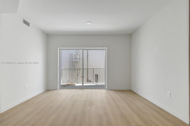 Photo - 1715 N Dixie Hwy Unit 2219