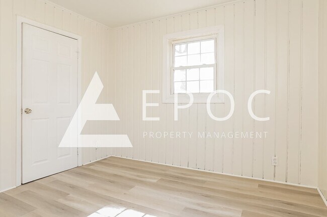 Photo - 1126 23rd St NE