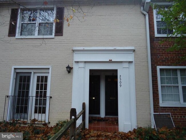 Photo - Welcome to this well-maintained top-floor condominium