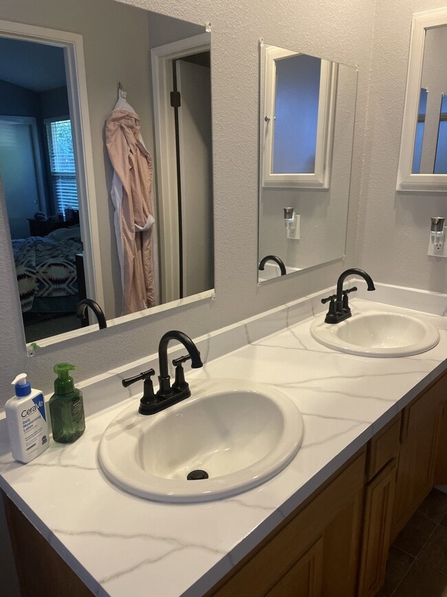 Photo - 779 Victorian Park Dr