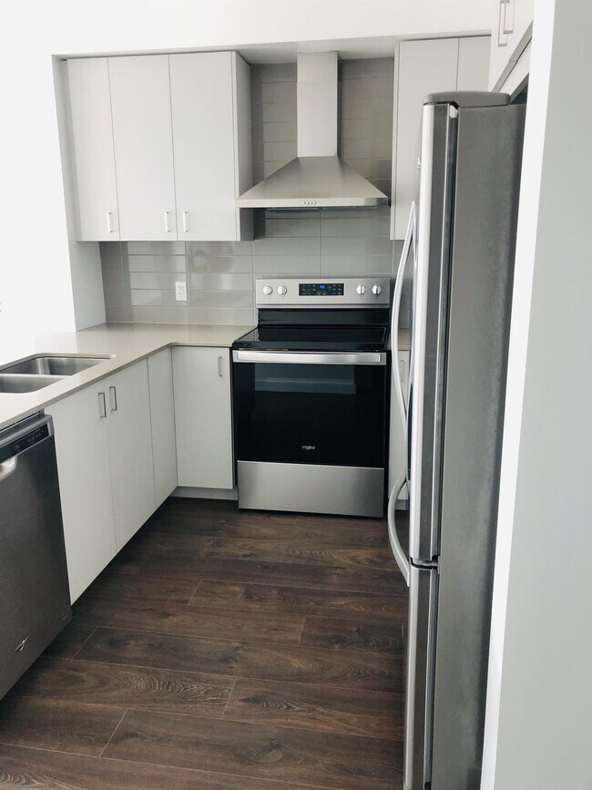 Photo - 50-650 Grand Ave S