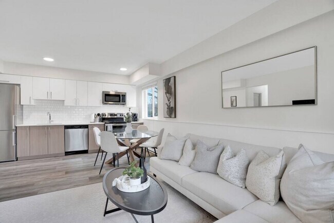 Photo - 2325 Glen Dr Unit ID1051789P