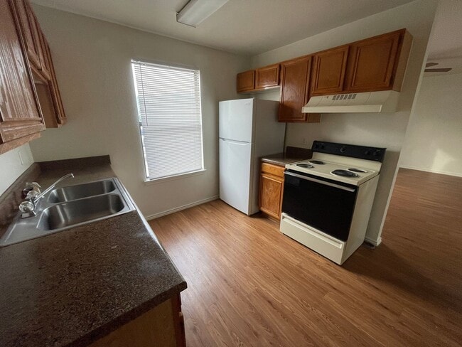 Photo - 1906 Windward Dr Unidad Apt B