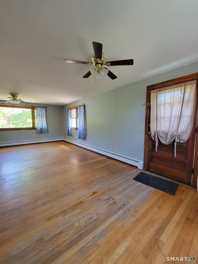 Building Photo - 18 Parsonage Rd Unit Floor 2