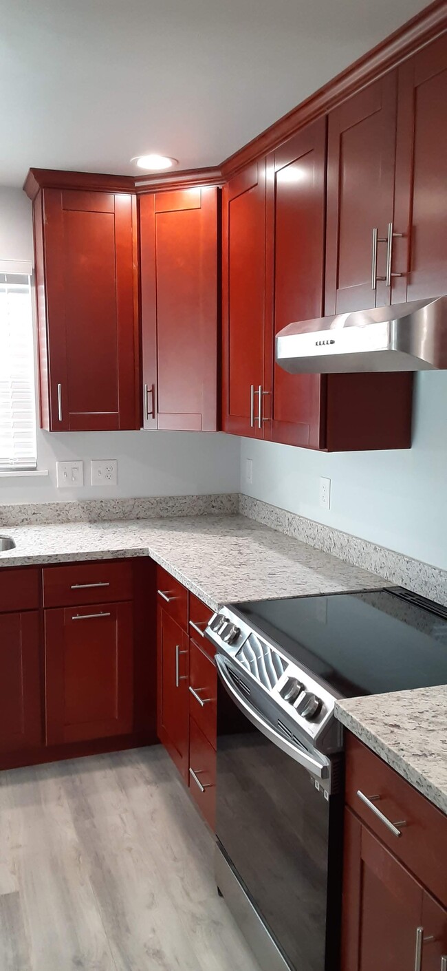 Building Photo - 3001 53rd St Unit Spacious 2 story duplex