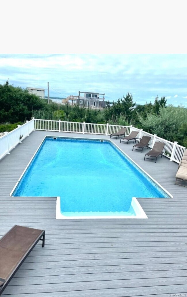 800 Dune Rd
