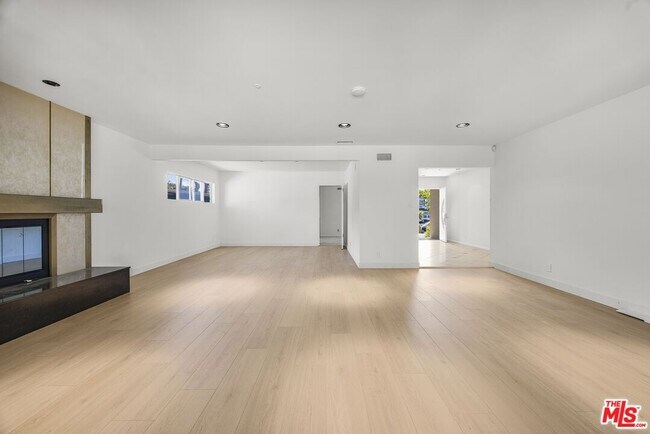 Photo - 3133 Barbydell Dr Casa