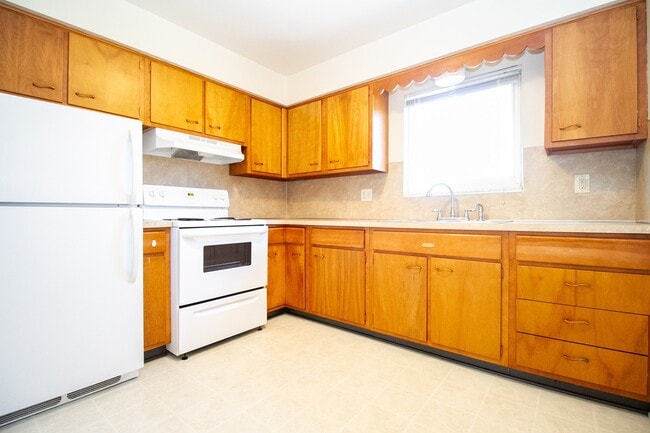 Photo - 2962 Carskaddon Ave Unit 2