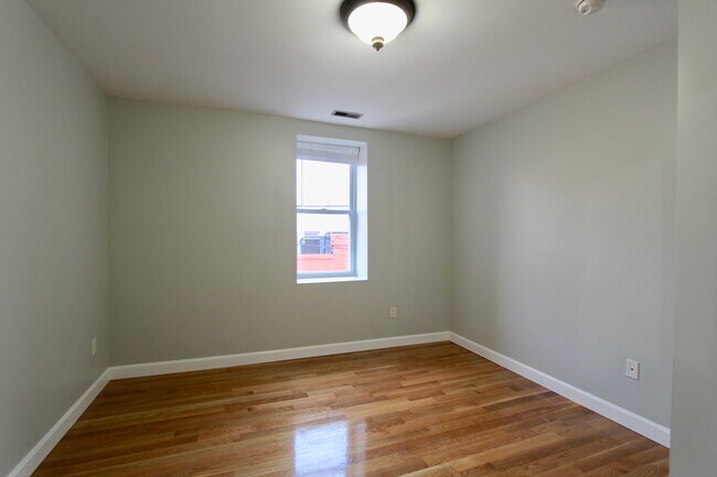 Photo - 150 Acorn St