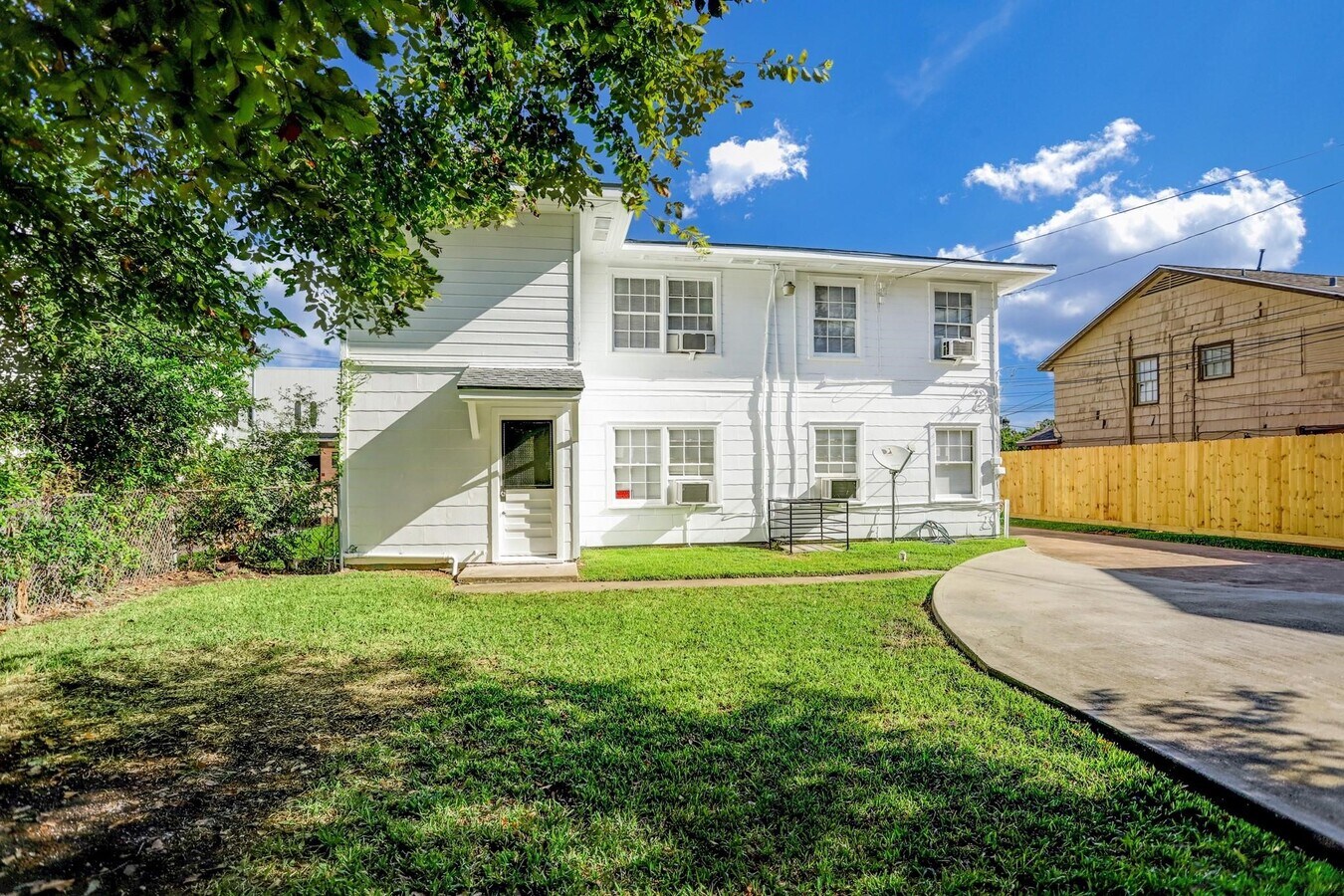 Photo - 3446 Blodgett St