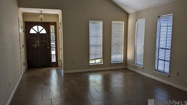 332 Heatherwood Dr
