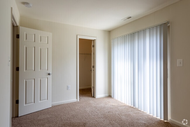 3 BR, 2BA Townhome - 1200SF