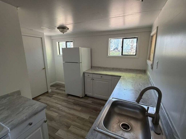 Photo - 208 Utica St Unit 3
