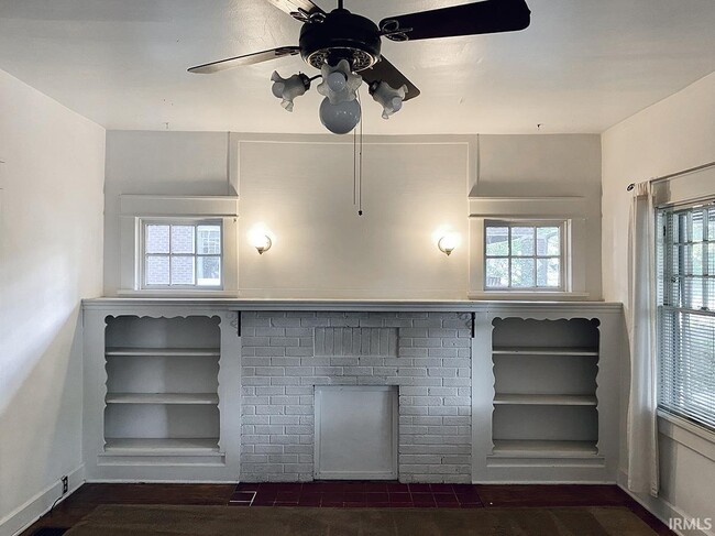 Photo - 810 N Washington St