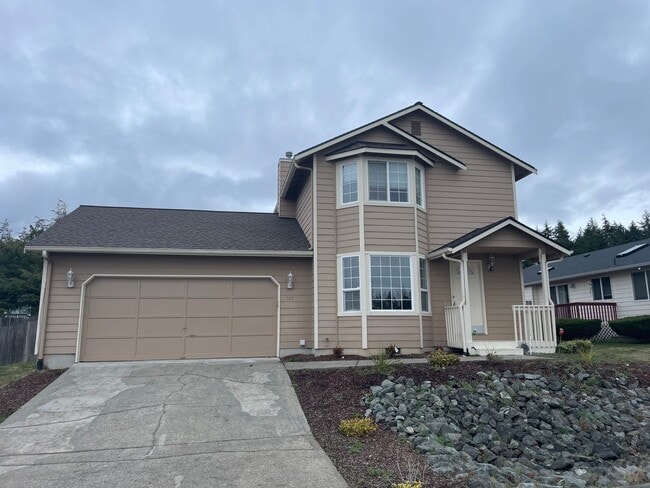 Building Photo - ***PENDING APPLICATION***Beautiful 3 Bedro...