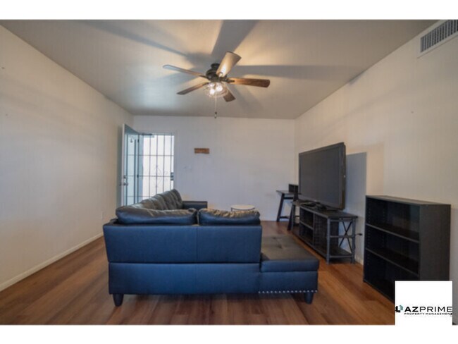 Photo - Discover this Lovely 1/1 Phoenix Condo!