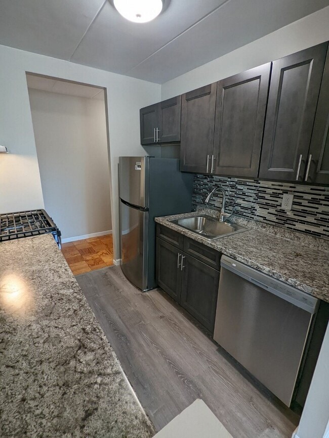 Photo - 211 Johnson Ave Apartments