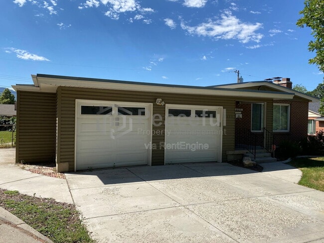 2250 Bryan Ave