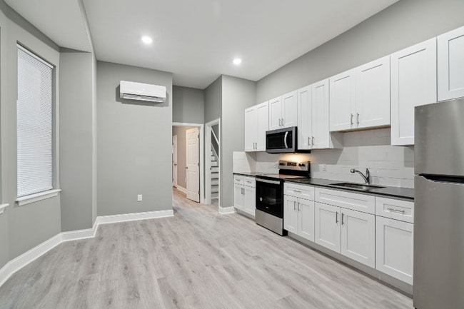 Photo - 5050 Walnut St