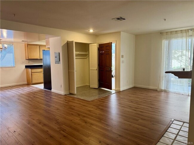 Photo - 451 S Oakland Ave Unidad 8