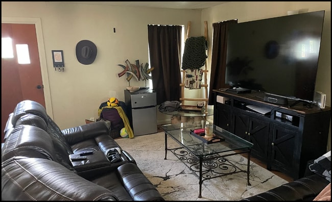 4728 County Rd 40