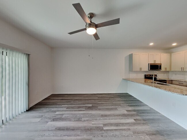 Photo - 615 SE 8th St