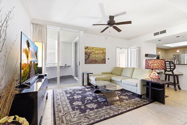 Photo - 511 SE 5 Ave Unidad 1819