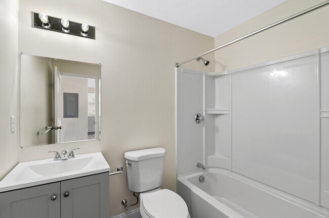 Photo - 472 Essex St Unit 302