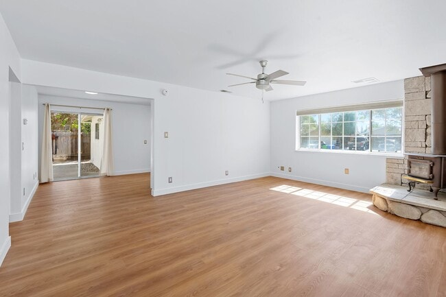 Photo - 4 bed/ 3 bath Single-Family Home in North ...