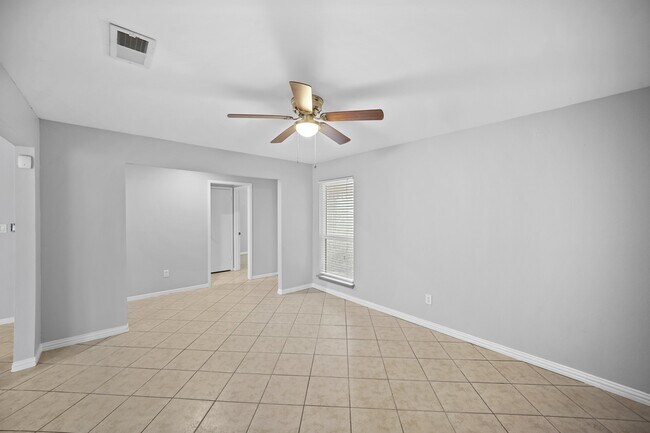 Photo - 6214 Gladewell Dr