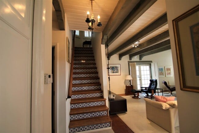 Photo - 318 San Pasquale Ave NW