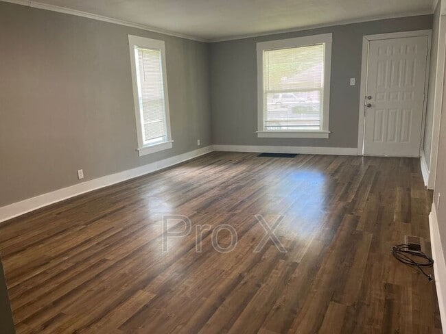 Photo - 304 E Park St