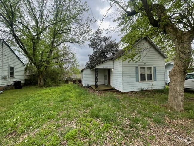 Building Photo - 408 Briggs St Rental