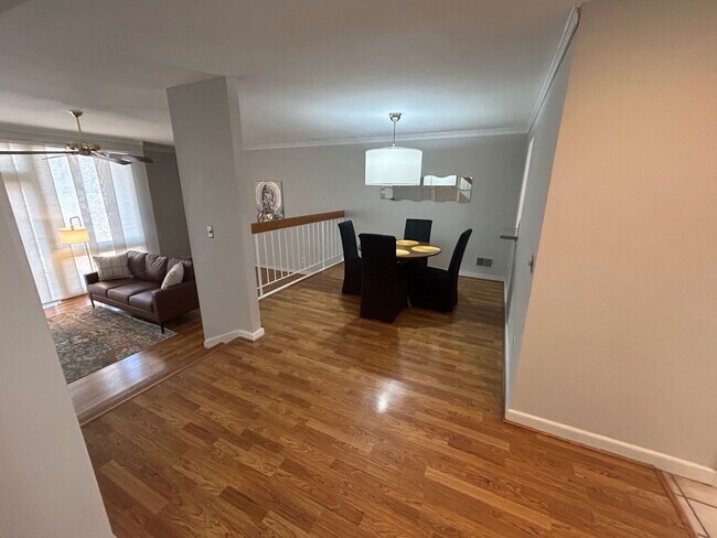 Photo - 1 Gardenwood Ct Casa Adosada