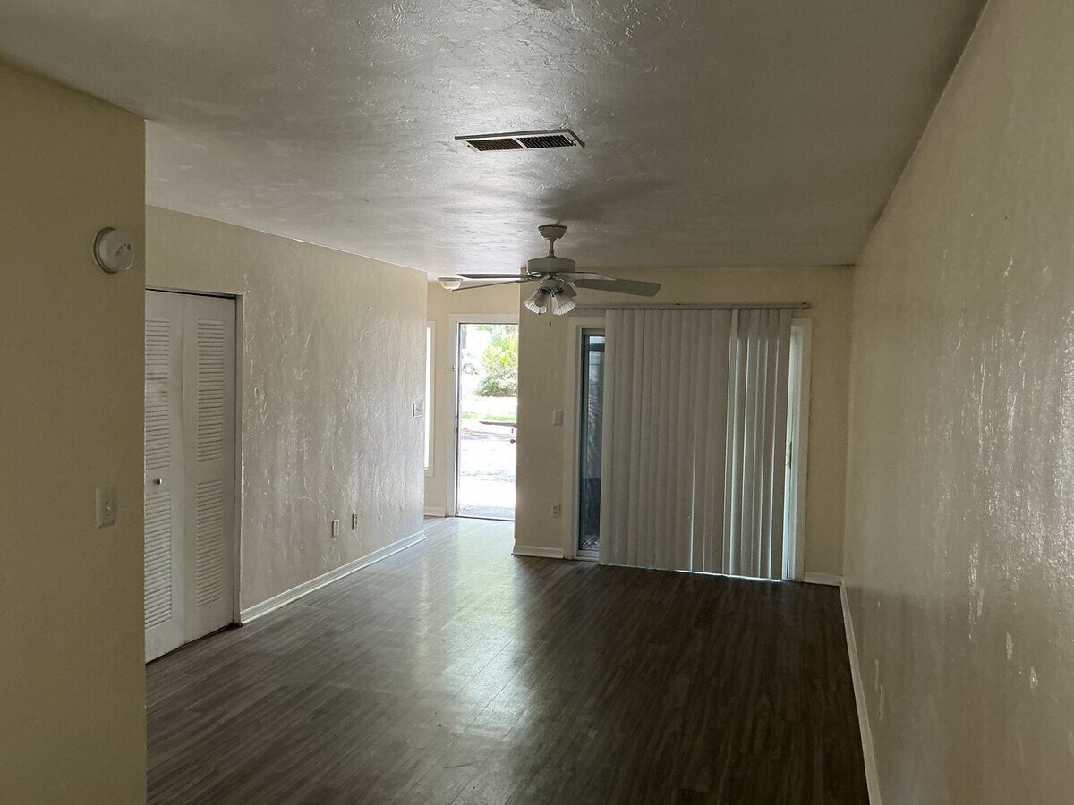 Photo - 627 SW 69th Terrace Unit C