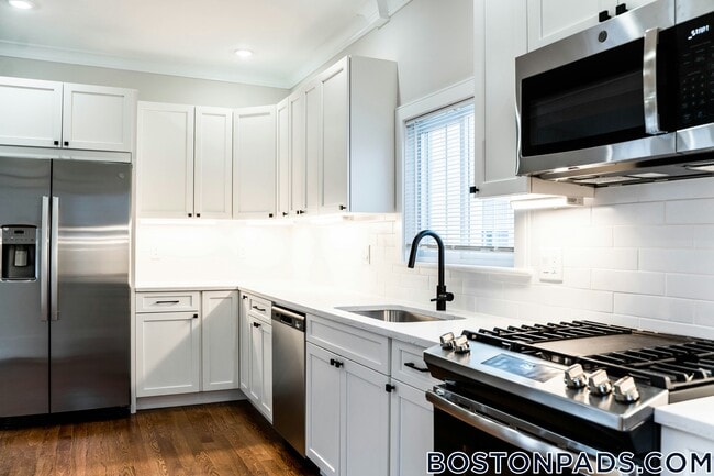 Photo - 11 Falkland St Unit 2